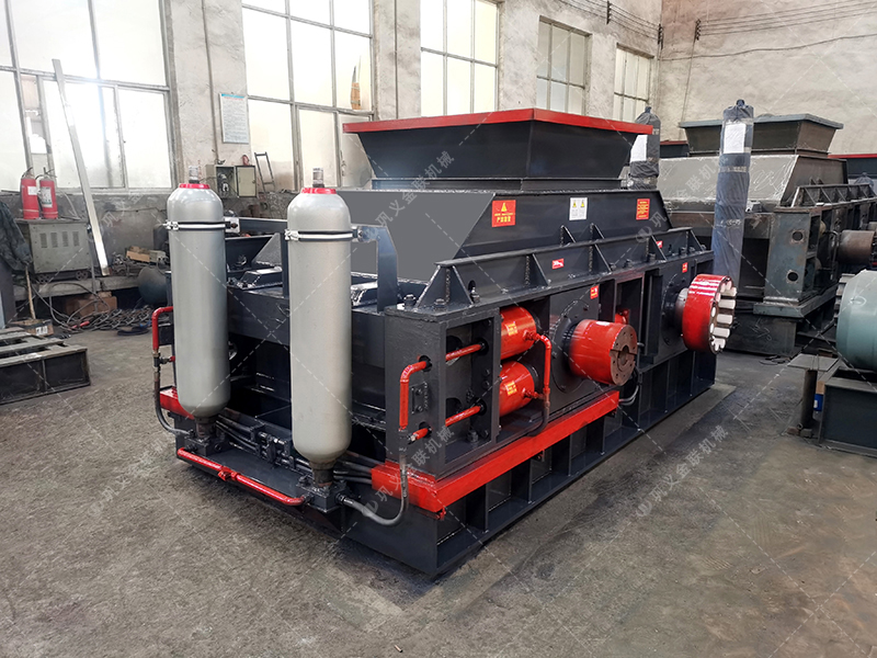 建筑用砂配置的液壓對輥制砂機多少錢一臺？