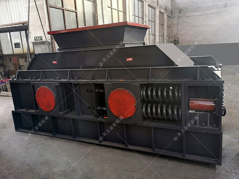 1500x1000大型液壓對輥破碎設備發(fā)貨圖片