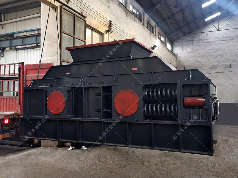 1500x1000大型液壓對輥破碎設備發(fā)貨圖片