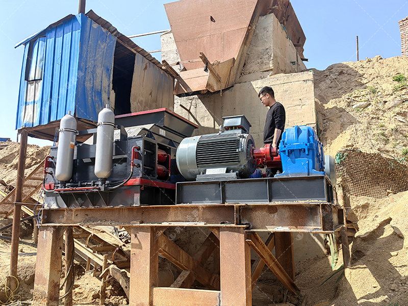 青石制砂難題多?對輥破碎機如何輕松應對? 青石制砂難題多?對輥破碎機如何輕松應對?